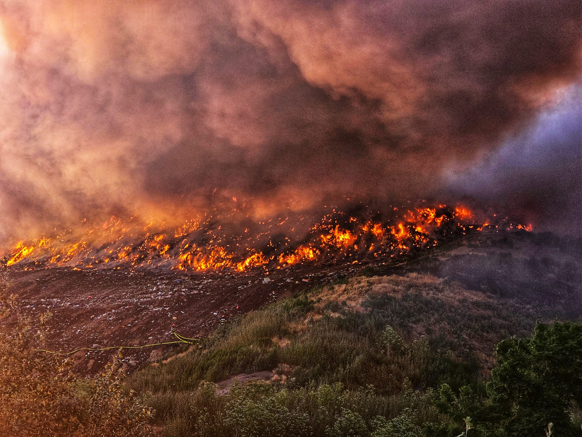 incendiu gunoi Aninoasa